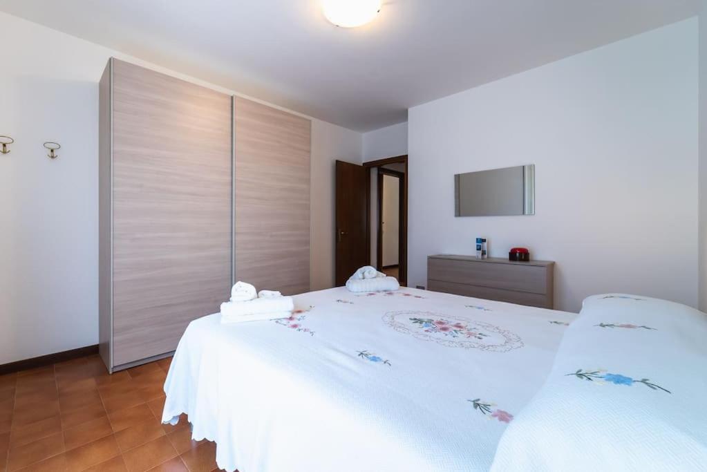 Casa Magnodeno Apartment Lecco Luaran gambar